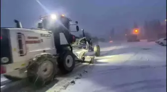 Kiraz-Alaşehir yolu kar yağışı nedeniyle ulaşıma kapandı