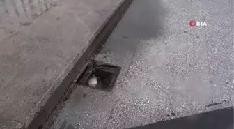 Karayollarındaki rögar kapaklarını çaldılar