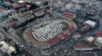 12 Şubat Stadyumu çadır kente dönüştürüldü
