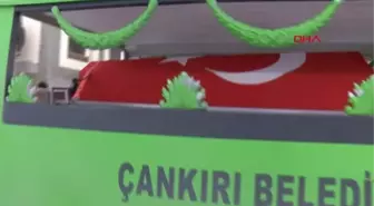 ENKAZDAN YARALI KURTULDU, EŞİ VE OĞLUNUN CENAZESİNE KATILDI