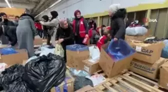 Kimisi evinden getirdi, kimisi mağazadan aldı: Kocaeli afet bölgeleri için tek yürek