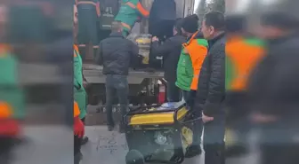 Çankaya Belediyesi'nden Deprem Bölgesine 27'si Tır 70 Araçlık İnsani Yardım