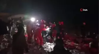 Giresun AKUT ekibi enkazdaki vatandaşları böyle çıkardı