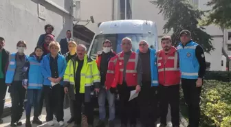 İzmirli Sağlıkçılar Deprem Bölgesinde Gönüllü Hizmet Veriyor