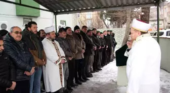 Depremde hayatını kaybeden milli güreşçi son yolculuğuna uğurlandı