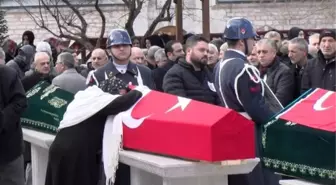 DEPREMDE ÖLEN UZMAN ÇAVUŞ VE 7 YAŞINDAKİ OĞLU İSTANBUL'DA SON YOLCULUĞUNA UĞURLANDI