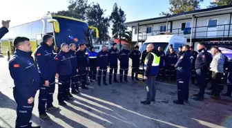 İzmir Büyükşehir Belediyesi'nden 71 Kişilik Ekip Afet Bölgesine Yola Çıktı