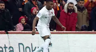 Sam Adekugbe depremde yaşadıklarını anlattı