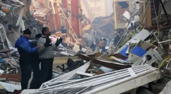 Son Dakika! 10 ili vuran depremde hayatını kaybedenlerin sayısı 17 bin 674'e yükseldi