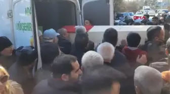 Coşkun ailesi toprağa verildi, kedileri de birlikte gömüldü