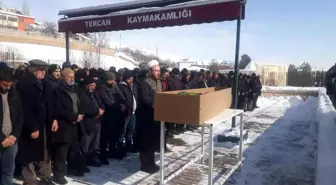 Depremde hayatını kaybeden Güzel, Tercan'da toprağa verildi