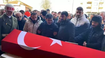 Depremde hayatını kaybeden uzman çavuş, eşi ve çocukları toprağa verildi