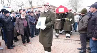 DEPREMDE YAŞAMINI YİTİREN UZMAN ÇAVUŞ, EŞİ VE 2 ÇOCUĞU TOPRAĞA VERİLDİ