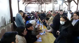 Depremzede vatandaşlar Antalya'ya gelmeye devam ediyor