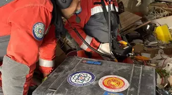 Muğla'dan giden ekipler 28 kişiyi enkazdan sismik akustik cihaz yardımıyla kurtardı