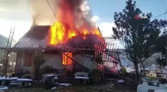 Şömineden çıkan yangın villayı alev topuna çevirdi