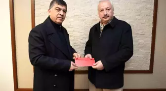 Gurbetçi çocukların notu, Fadıloğlu'na duygusal anlar yaşattı
