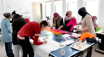 Afetzedeler için uyku tulumu üretiyorlar