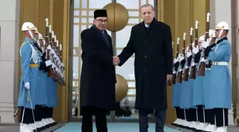 Cumhurbaşkanı Erdoğan, Malezya Başbakanı Enver İbrahim'i kabul etti