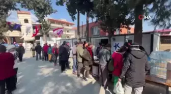 Küçükçekmece Belediyesi'nden Hatay'da günlük 5 bin kişiye sıcak yemek desteği