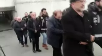 YAPTIKLARI BİNALAR DEPREMDE YIKILAN 5 MÜTEAHHİT İSTANBUL'DA GÖZALTINA ALINDI