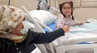 ENKAZDAN KURTARILAN ANNE- KIZ, GÜNLER SONRA İLK KEZ BİR ARAYA GELDİ