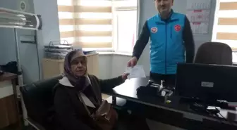 Hac için biriktirdiği paraları depremzedelere bağışladı