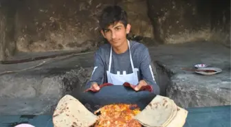 SOSYAL MEDYADA 1,3 MİLYON TAKİPÇİSİ OLAN TAHA DUYMAZ İLE KIZ KARDEŞİ DEPREMDE YAŞAMINI YİTİRDİ