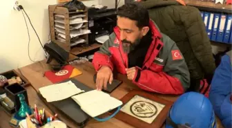 DEPREMDE ÖLEN BABANIN, KIZININ DEFTERİNE YAZDIĞI NOT DUYGULANDIRDI