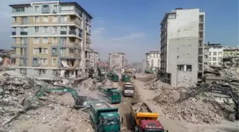 Hatay'da enkaz kaldırma çalışmaları başladı