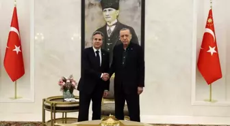 Cumhurbaşkanı Recep Tayyip Erdoğan, Esenboğa Havalimanı Büyük Şeref Salonunda ABD Dışişleri Bakanı Antony Blinken'i kabul etti.