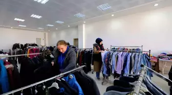 Akdağmadeni'nde depremzedeler için ihtiyaç mağazası kuruldu
