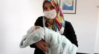DEPREMDEN KAÇIP GELDİĞİ ANTALYA'DA İKİNCİ BEBEĞİNİ DÜNYAYA GETİRDİ
