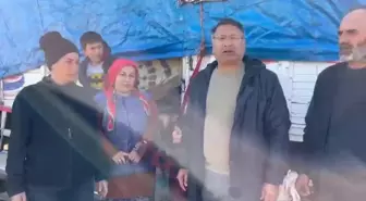 Kamyonet Kasasında 4 Aileyle Birlikte Yaşayan Adıyamanlı Depremzede: 'Çadır Gelmedi, Odunu Burada Vermediler Biz Gölbaşı'ndan Kendimiz Aldık'