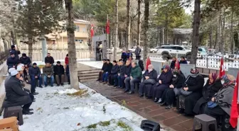 Çığ altında kalarak şehit düşen Ufuk Deniz, kabri başında anıldı