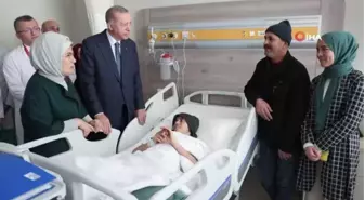 Cumhurbaşkanı Erdoğan Etlik Şehir Hastanesi'nde depremzedeleri ziyaret etti