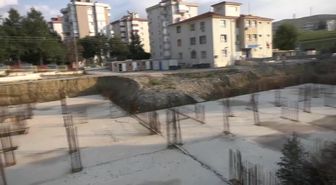 İzmir'de Üç Yıl Önce Yapımına Başlanan Okulun Temeli Çürümeye Terk Edildi