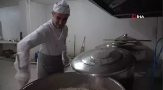 Mardin'de kazan kazan yemekler depremzedeler için hazırlanıyor