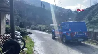 DENGESİNİ KAYBEDİP ODUNLAR ÜZERİNE DÜŞEN EMEKLİ ÖĞRETMEN ÖLDÜ