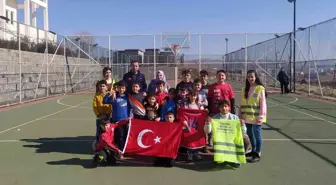 Deprem çocuklarının yüzü üniversite öğrencileriyle gülüyor