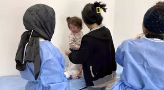 Konya'da depremzede çocuklara aşı uygulaması devam ediyor
