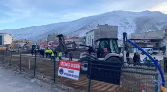 Kayseri Büyükşehir'in afet bölgesinde bir ilk olacak konteyner çarşı yapımı tüm hızıyla sürüyor