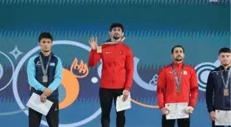 İzmir Büyükşehir'in Sporcusu Kerem Kamal, Madalyasını Depremzedelere Armağan Etti