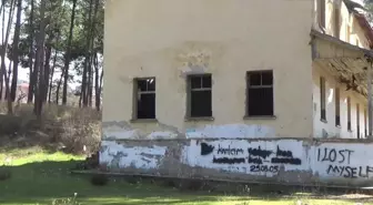 Yeni Kuşak Köy Enstitüleri Şube Başkanı Selahattin Beyaz: Düziçi'nde Bütün Binalar Çatladığı Halde 1940'ta Yapılan Köy Enstitüsü Binasında Bir Santim...