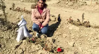 Deremde hayatını kaybeden yeğeninin sünnetliğini mezarına astı