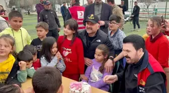 DEPREMZEDE ECRİN'E DOĞUM GÜNÜ SÜRPRİZİ