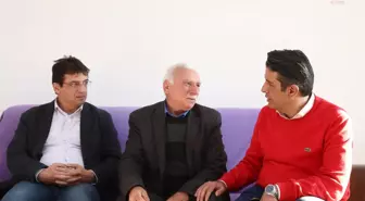 Döşemealtı Belediye Başkanı Genç ile CHP'li Yunus Emre, İlçedeki Depremzedeleri Ziyaret Etti