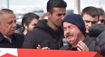 DEPREMDE ÖLEN ASTSUBAY, EŞİ VE 2 KIZI, SİVAS'TA SON YOLCULUĞA UĞURLANDI