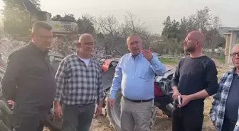 Depremde Tarım Aletleri Enkaz Altında Kalan Köylüleri Ziyaret Eden Özkan Yalım: 'Traktör Getirilmezse Tarım İmkansız Halde'