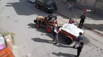 Depremzede çocukların 'Kar dedesi' dağdan getirdiği karlarla çocukların yüzünü güldürdü